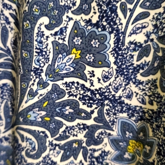 Gap Floral Smocked Blouse Sleeveless - Picture 4 of 4